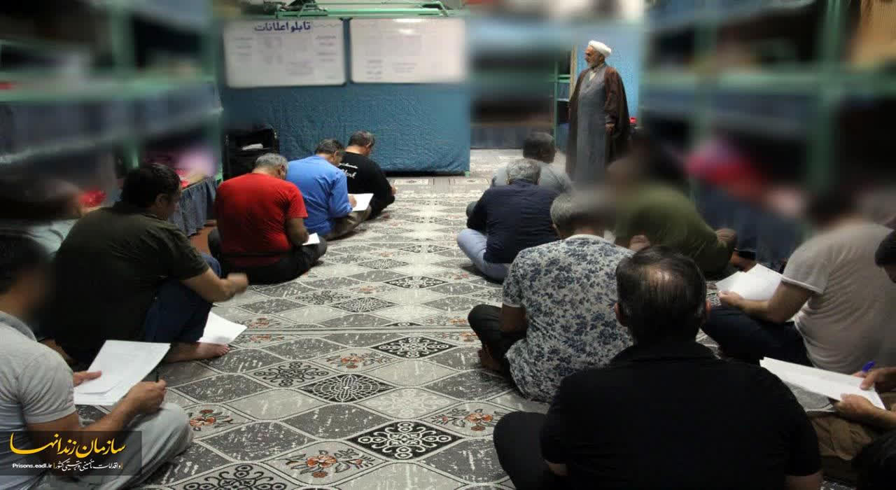 رونمایی کتاب «معنای زندگی سنتی با گویش یزدی»/ حضور «بچه‌های خوب» بر مزار آذریزدی