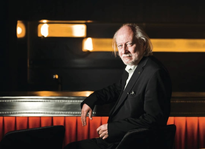 کراسناهورکایی؛ راوی پایان معنا پیش از پایان جهان