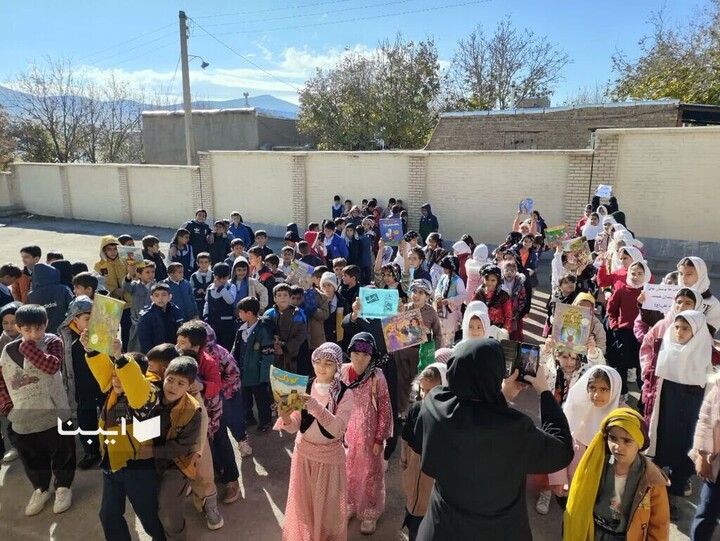 سفر به دل روستاها با کوله‌باری از کتاب و قصه