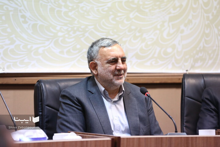 دیدار شاعران و نویسندگان با وزیر فرهنگ و ارشاد اسلامی