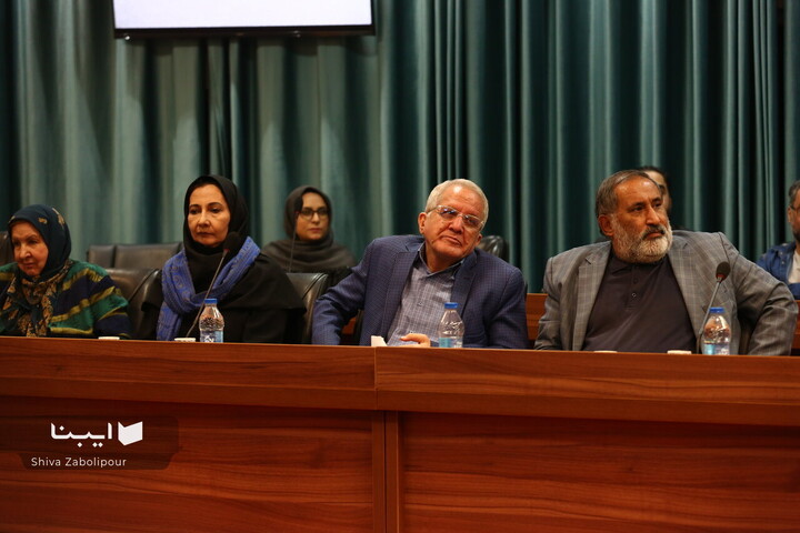 دیدار شاعران و نویسندگان با وزیر فرهنگ و ارشاد اسلامی