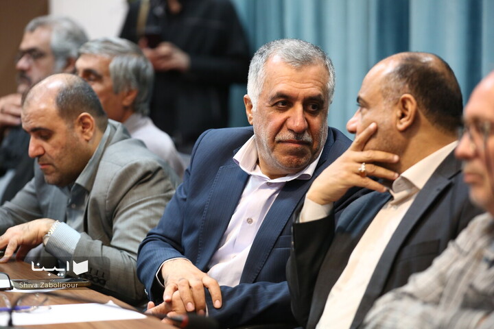 دیدار شاعران و نویسندگان با وزیر فرهنگ و ارشاد اسلامی