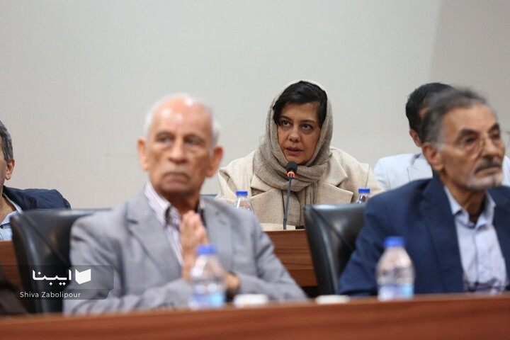 دیدار شاعران و نویسندگان با وزیر فرهنگ و ارشاد اسلامی