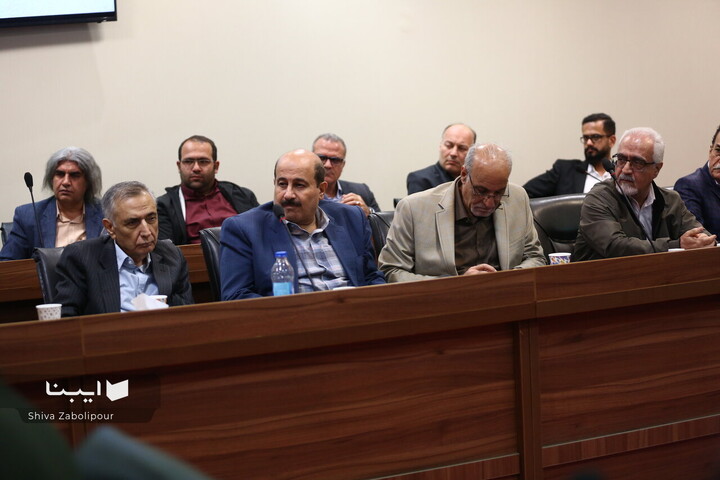 دیدار شاعران و نویسندگان با وزیر فرهنگ و ارشاد اسلامی