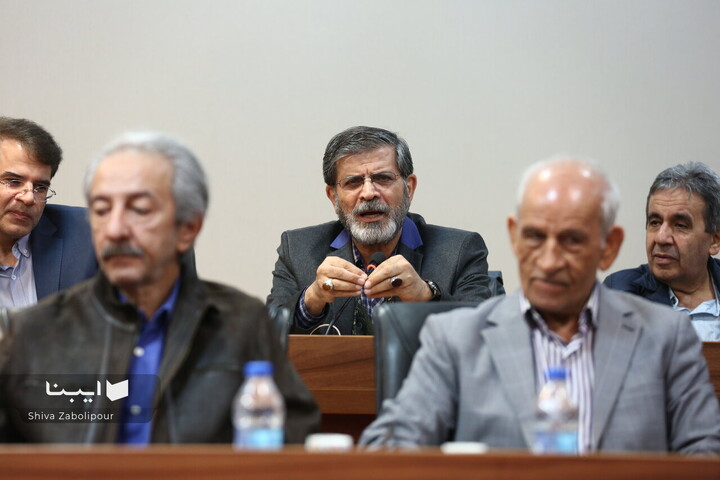 دیدار شاعران و نویسندگان با وزیر فرهنگ و ارشاد اسلامی