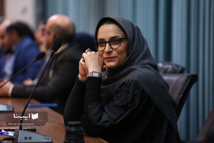 دیدار شاعران و نویسندگان با وزیر فرهنگ و ارشاد اسلامی