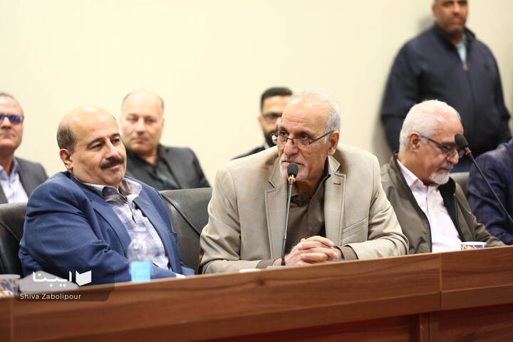 دیدار شاعران و نویسندگان با وزیر فرهنگ و ارشاد اسلامی