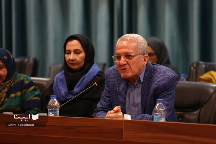 دیدار شاعران و نویسندگان با وزیر فرهنگ و ارشاد اسلامی