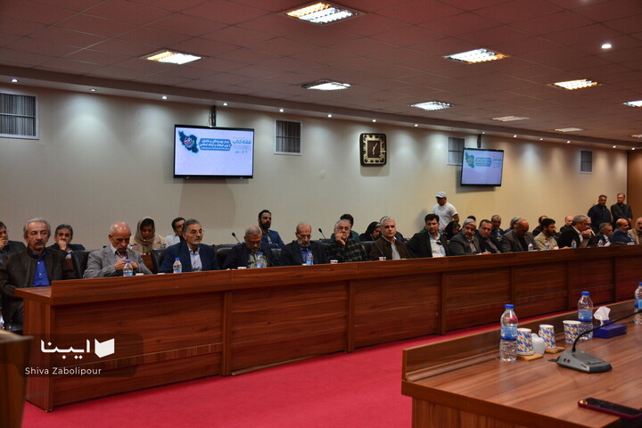 دیدار شاعران و نویسندگان با وزیر فرهنگ و ارشاد اسلامی