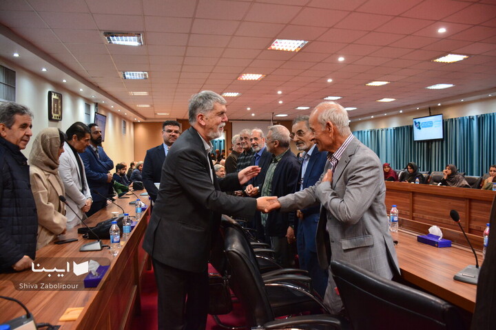 دیدار شاعران و نویسندگان با وزیر فرهنگ و ارشاد اسلامی