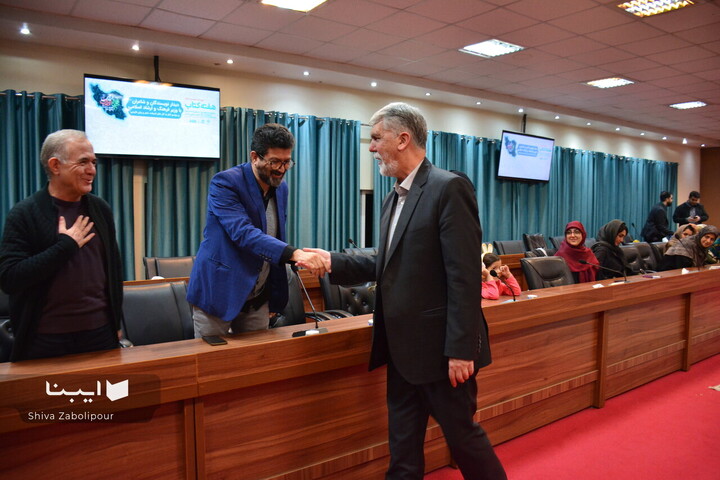 دیدار شاعران و نویسندگان با وزیر فرهنگ و ارشاد اسلامی