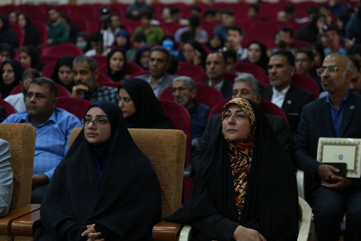 رونمایی از تقریظ رهبری و تجلیل از کتابداران/ روزی برای قهرمانان ملی و عرصه دانایی در هرمزگان