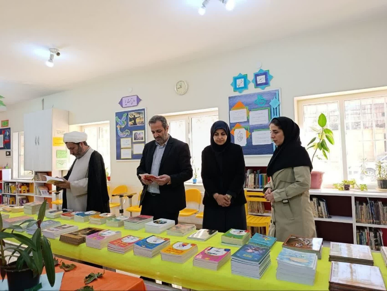 نمایشگاه کتاب در ملایر گشایش یافت