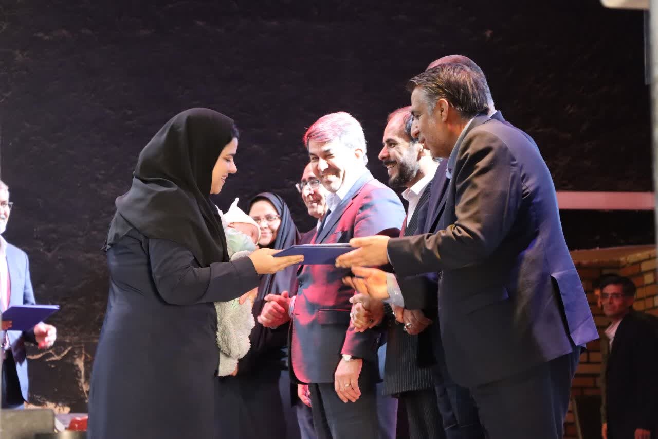 مراسم تجلیل از کتابداران در کرمان برگزار شد