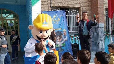 کتابخانه‌ای در پیچ‌وخم روستاهای البرز/ مهمانی کتابخانه سیار در هفته کتاب