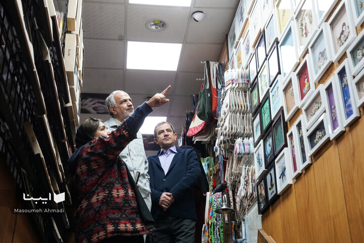 کتابگردی در شهر با احمد مسجد‌جامعی