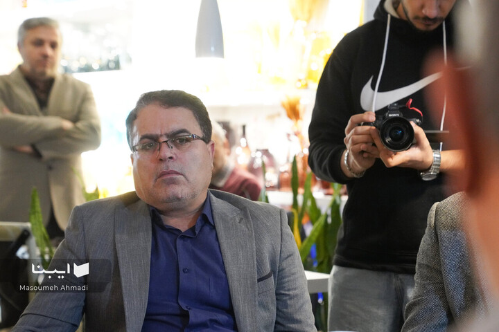 کتابگردی در شهر با احمد مسجد‌جامعی