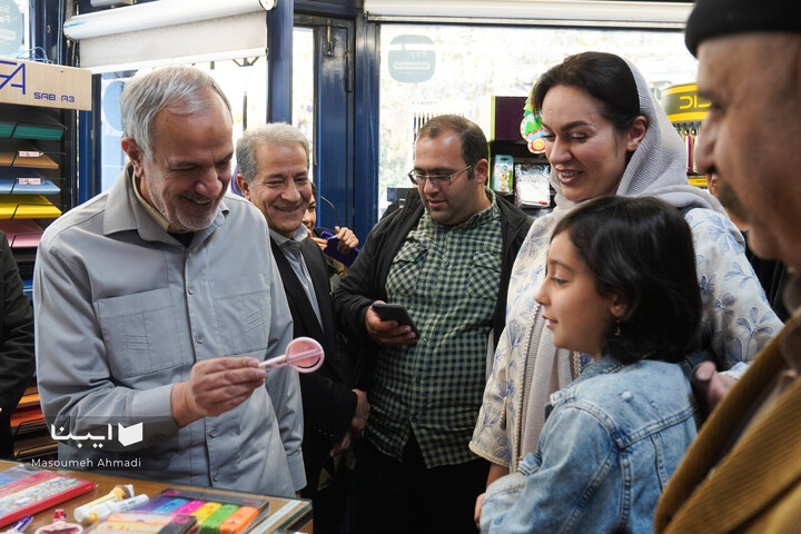 کتابگردی در شهر با احمد مسجد‌جامعی