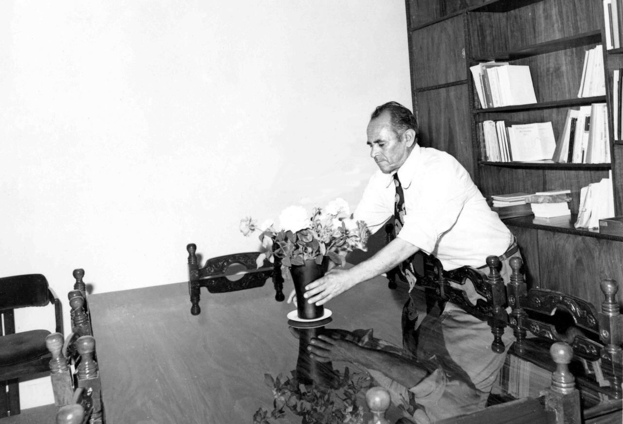 کتابخانه مرکزی دانشگاه فردوسی مشهد در سال ۱۳۵۵