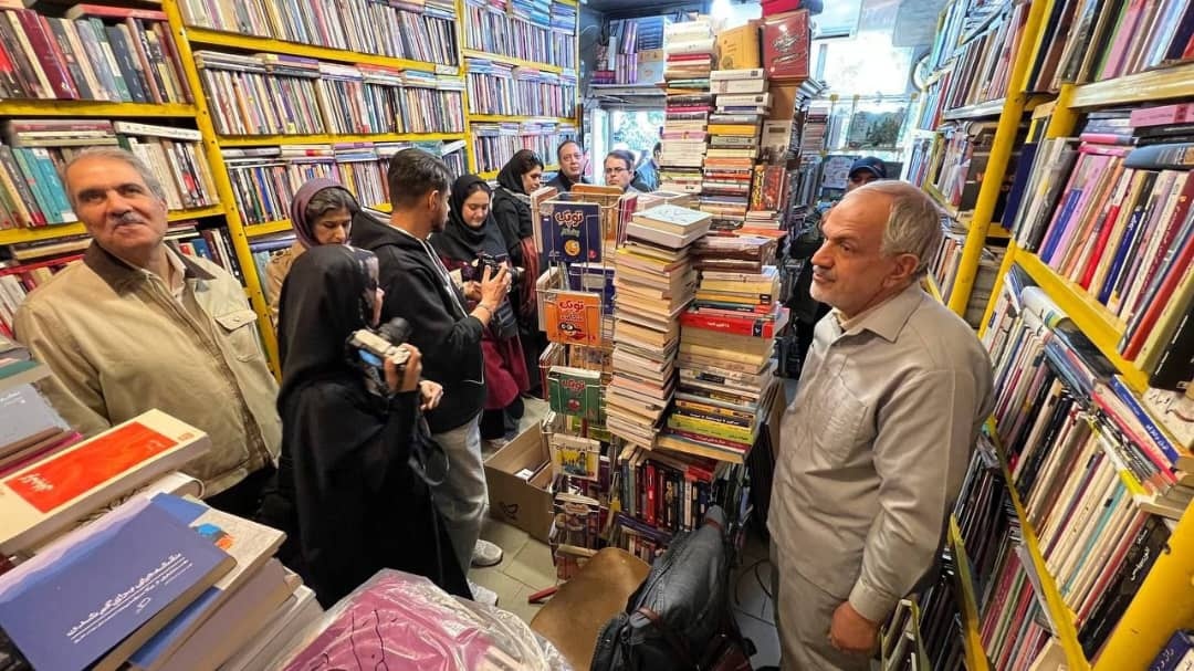 کتاب؛ حلقه وصل است/کتابگردی ۱۴۰۴