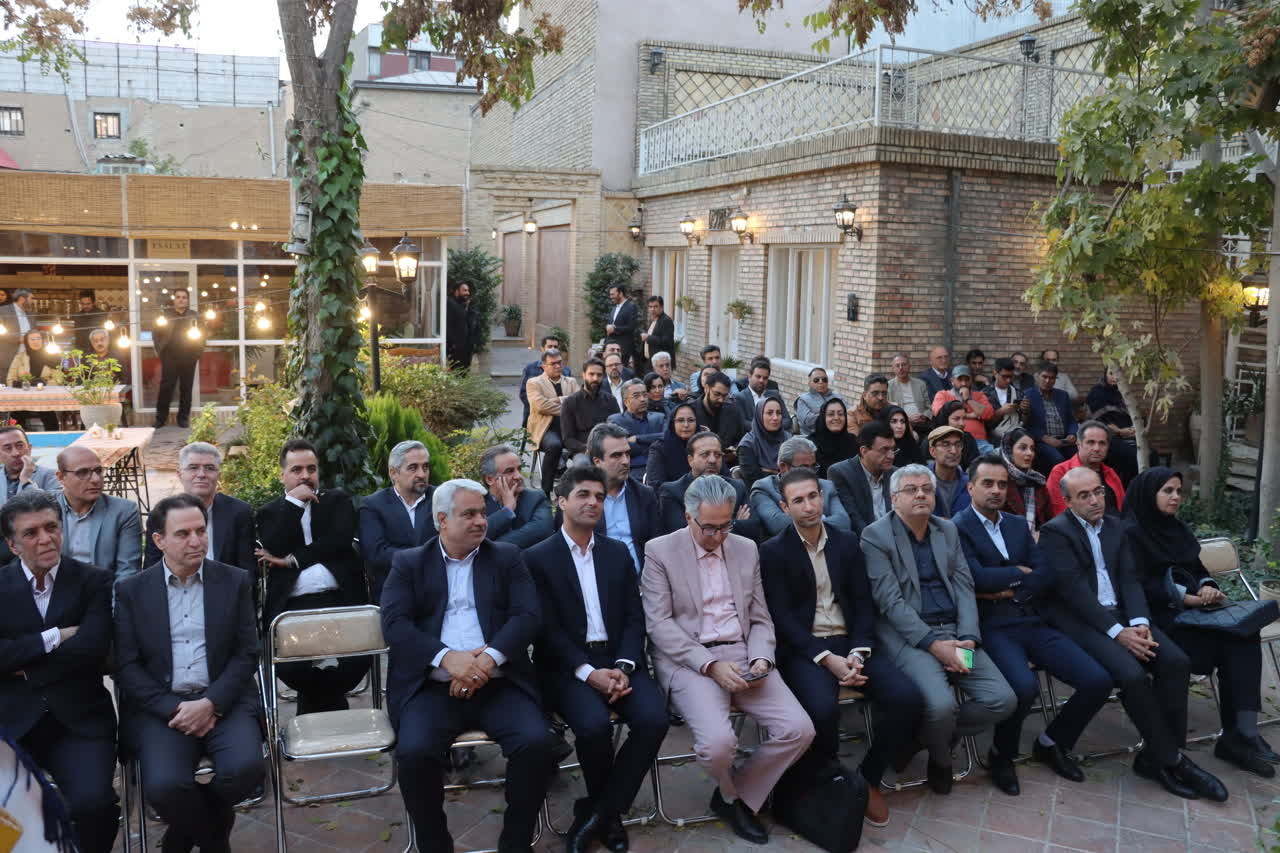 طرح «کتاب در سفر» آغاز به کار کرد