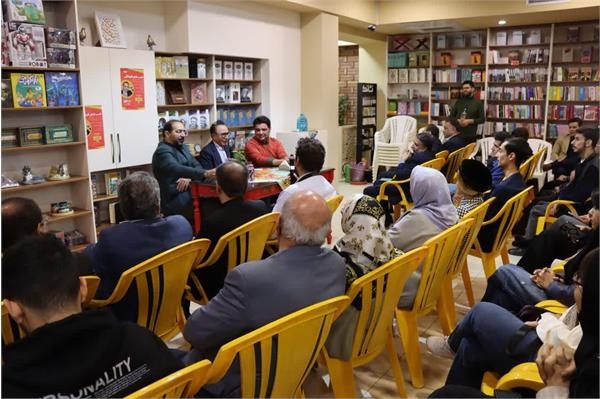 حافظ و فرصتِ زندگی؛ درس‌های اسماعیل آذر در شب شعر ترنج کرمان