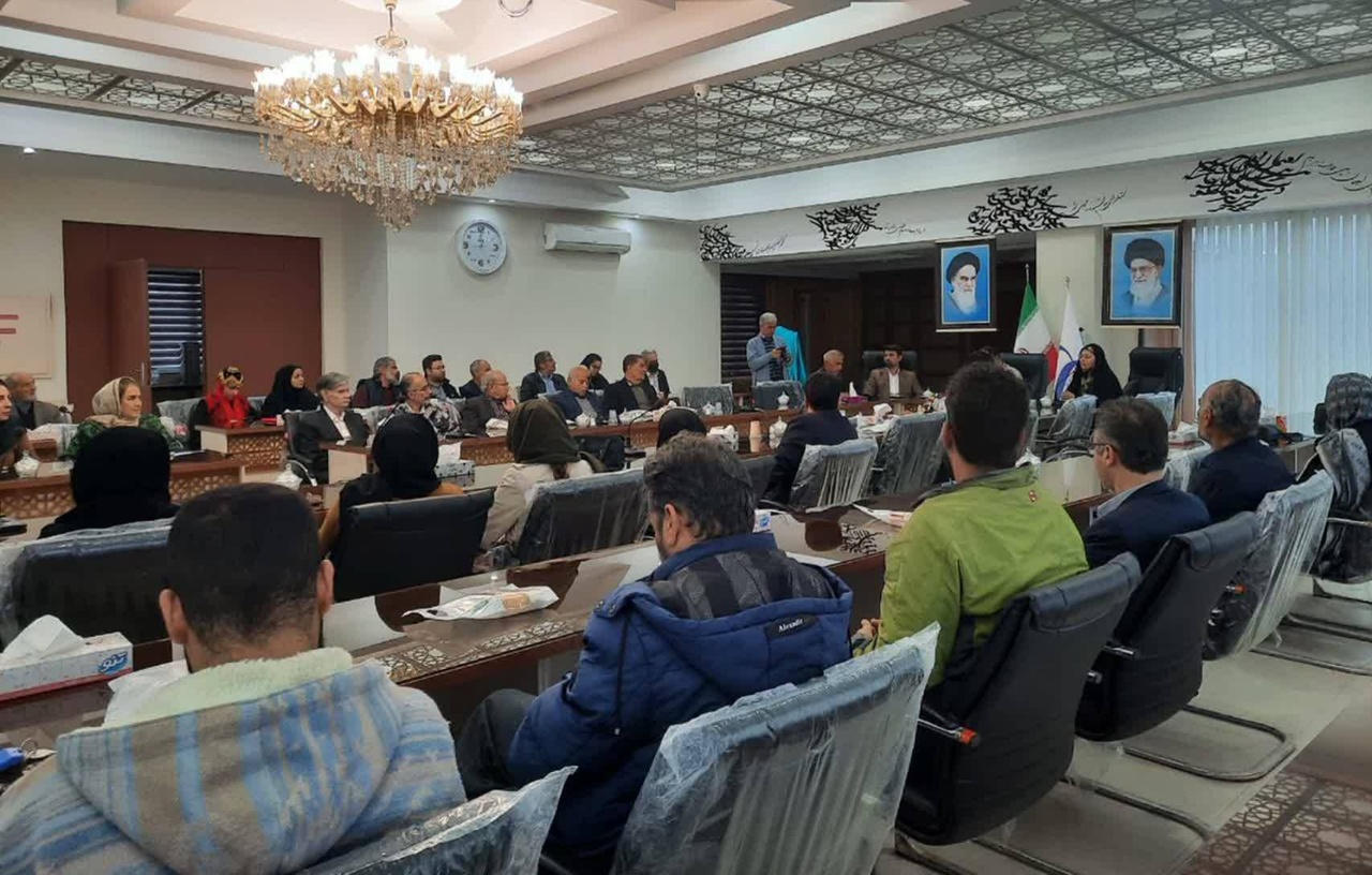 ۳ عنوان کتاب در کتابخانه عمومی حکیم نظامی تفرش رونمایی شد