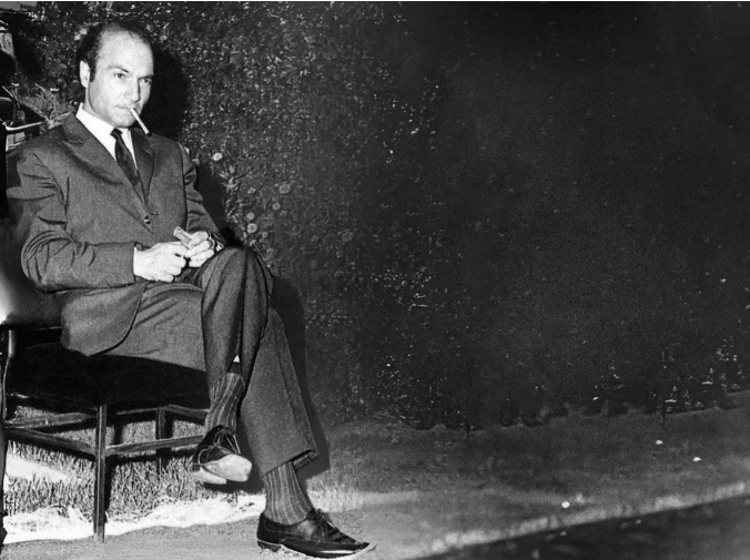 دیالوگ انتقادی شریعتی با اینجا و اکنون ما / در نگاه شریعتی با اقتصاد نامطلوب به جامعه ایدهآل خود نمیرسید