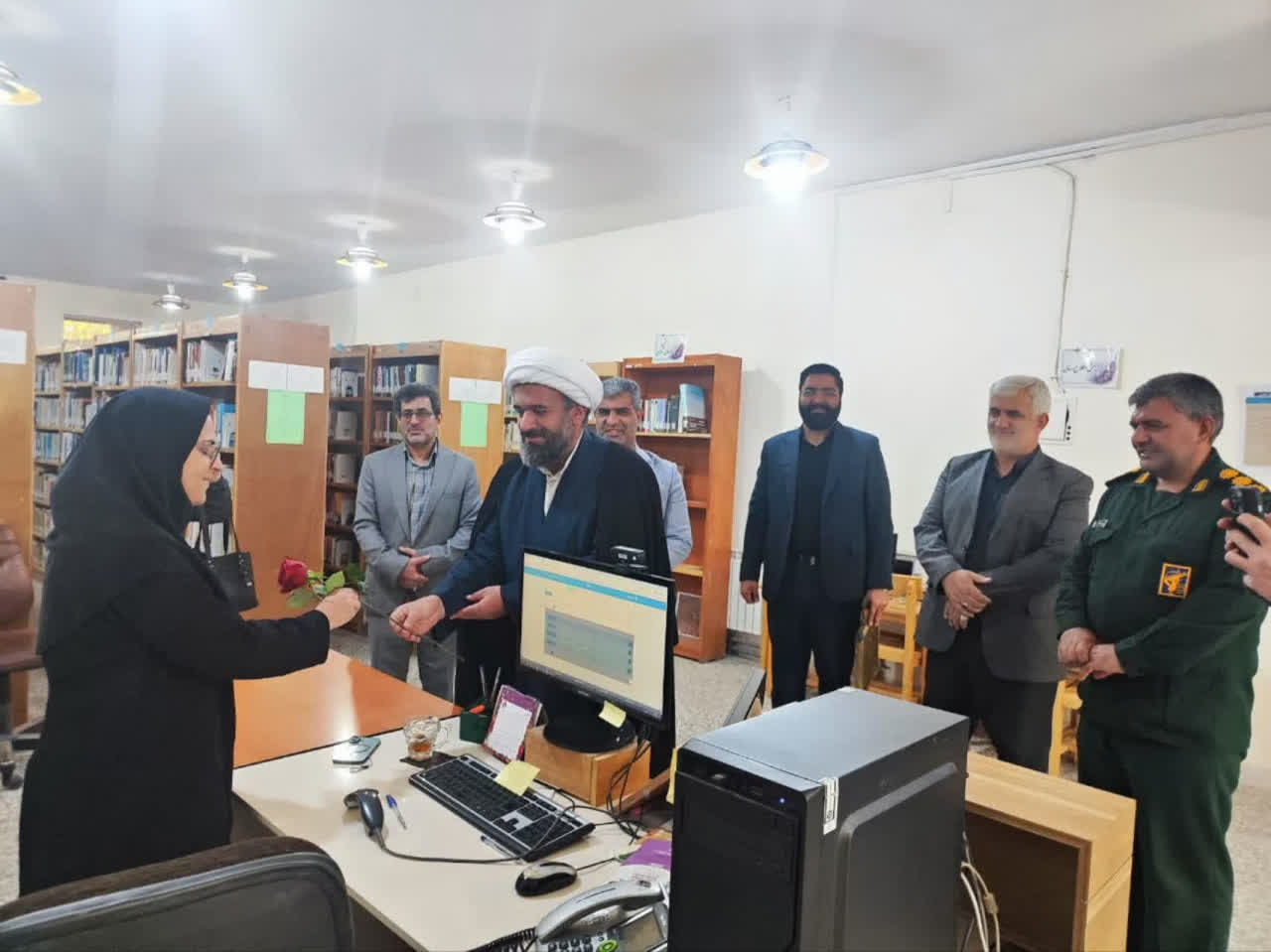 برپایی نمایشگاه کتاب در نماز جمعه بهاباد/ برگزاری حلقه‌های کتابخوانی در مساجد