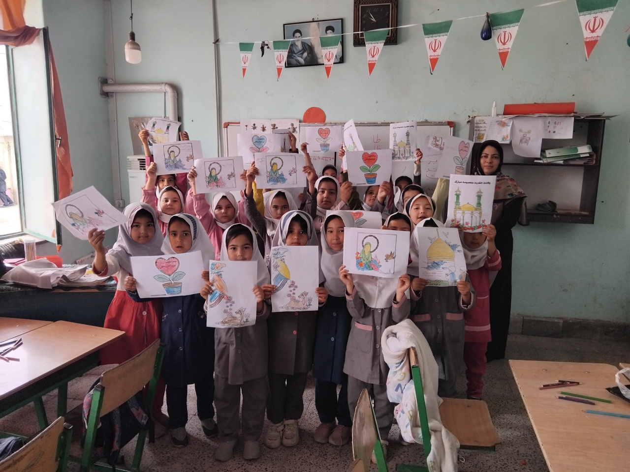 روایت بانوی کتابداری که با خودروی شخصی راهی روستاهای مرزی می‌شود