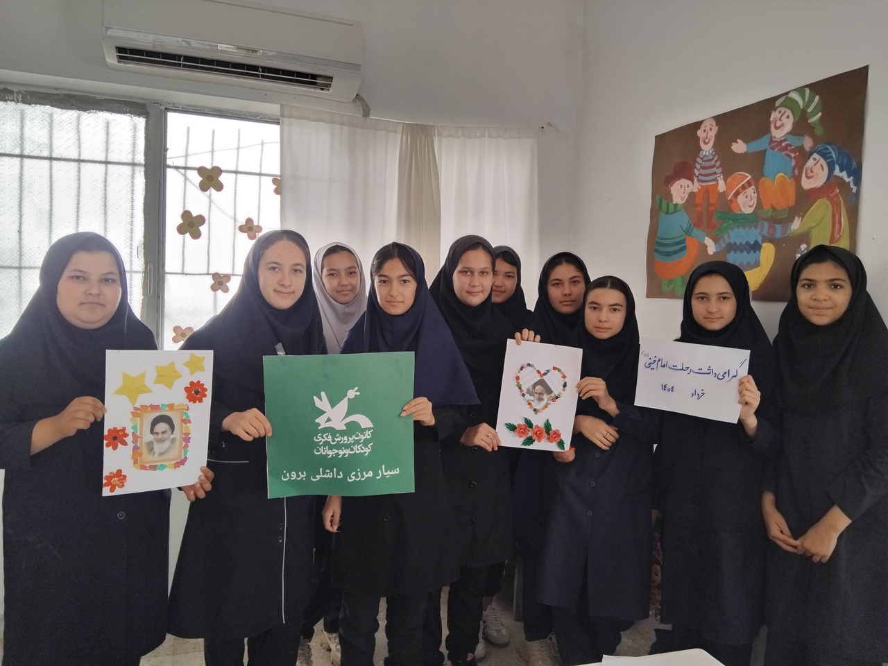 روایت بانوی کتابداری که با خودروی شخصی راهی روستاهای مرزی می‌شود