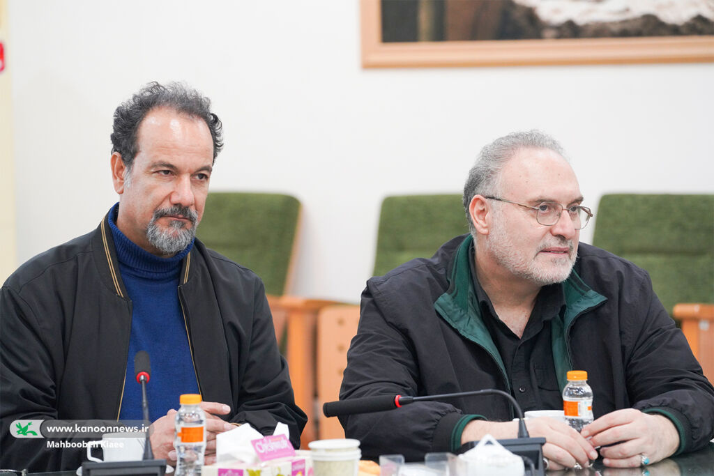 نوجوانان امروز سخنشناساند