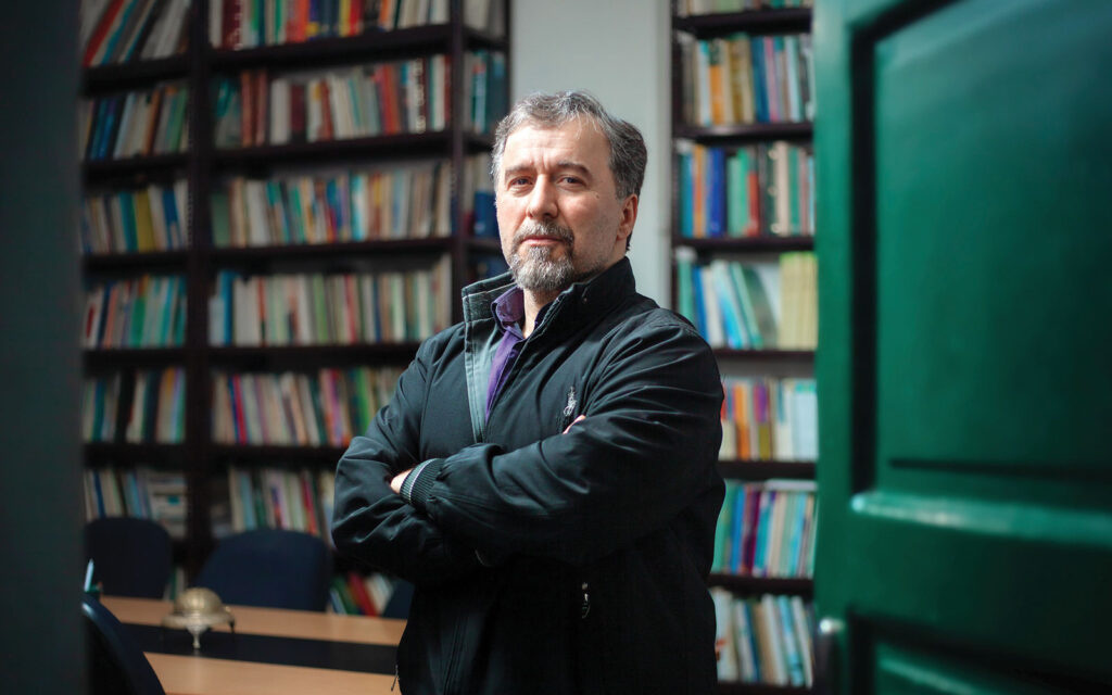  دیالوگ انتقادی شریعتی با اینجا و اکنون ما / در نگاه شریعتی با اقتصاد نامطلوب به جامعه ایده‌آل خود نمی‌رسید