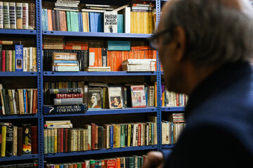 کتابخانه ۶۵ ساله عبدالکریم جربزه‌دار