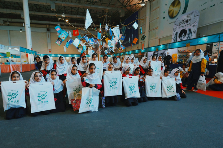 نمایشگاه کتاب کیش دائمی شود