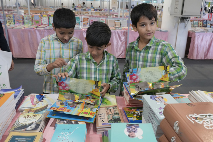 ۱۴ هزار جلد کتاب طی ۴ روز در نمایشگاه کتاب کیش فروخته شد