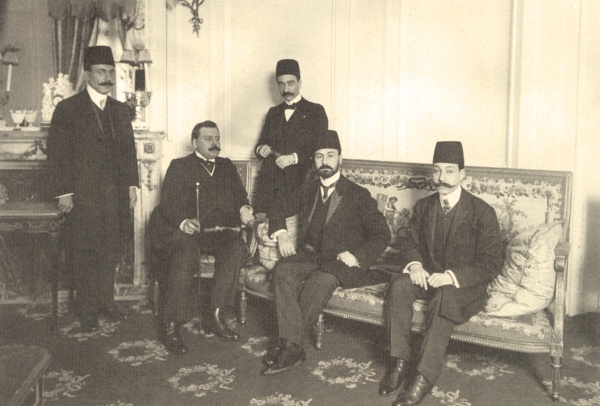 تاریخ‌نگار زمان خود