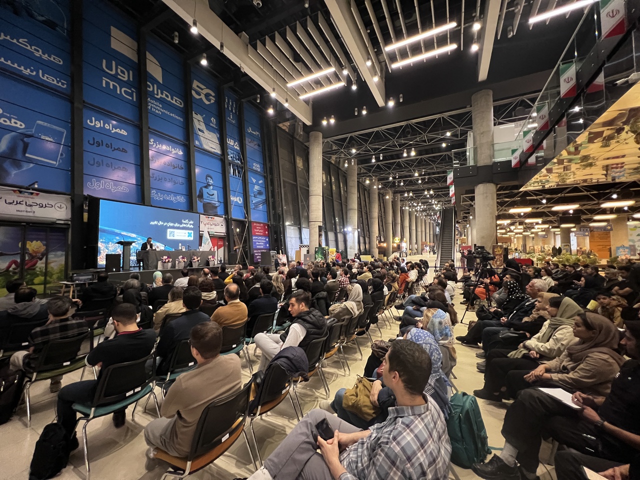 از اقتصاد برای توضیح تاریخ استفاده کنیم