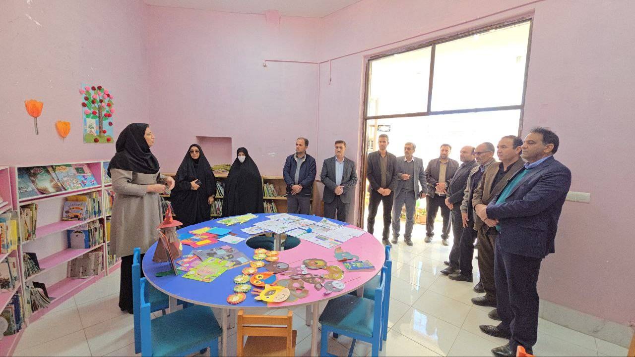 نواختن زنگ کتاب در فیضآباد/ برگزاری محفل ادبی چشمه در گلمکان