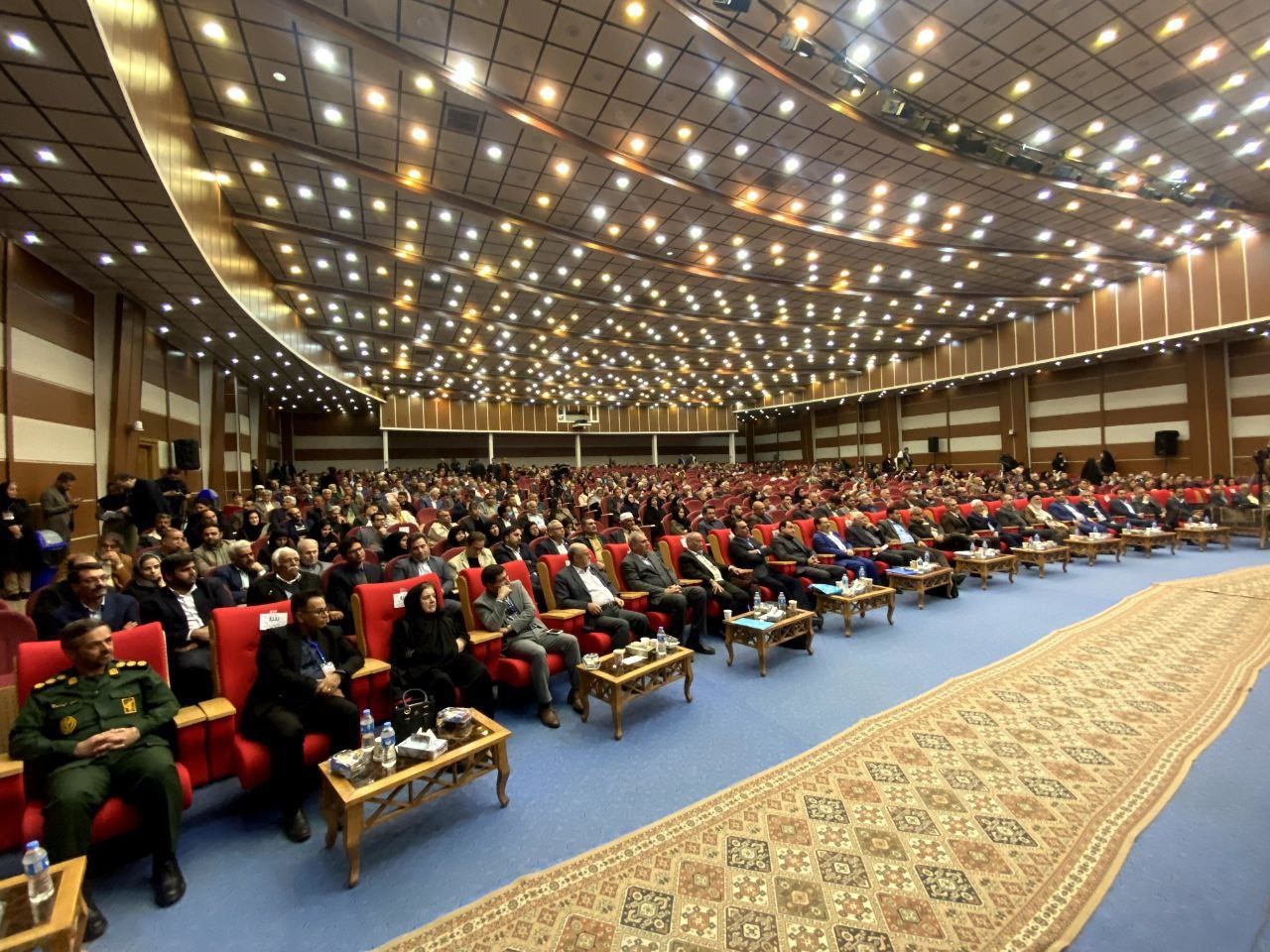 تاثیر ابوالعباس اسفراینی به توجه دربار غزنویان به شاهنامه