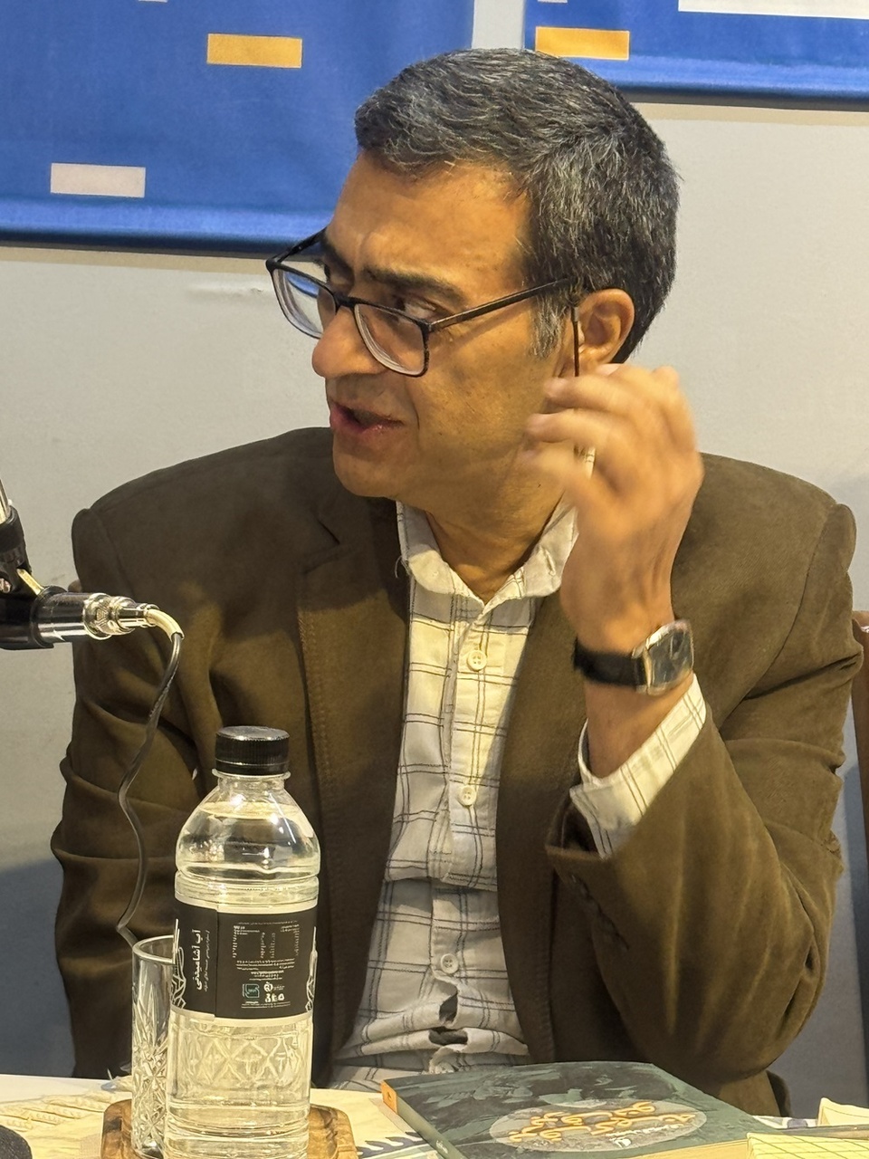 کتاب «برف کهنه، برف نو» در اصفهان رونمایی شد