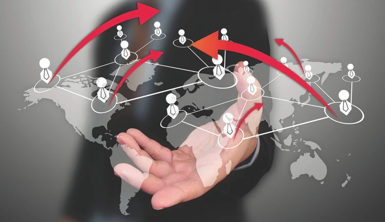 «بازاریابی سیاسی بین‌الملل؛ از دیپلماسی‌عمومی تا برندسازی ملی»