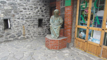 فلسفه را باید زندگی کرد