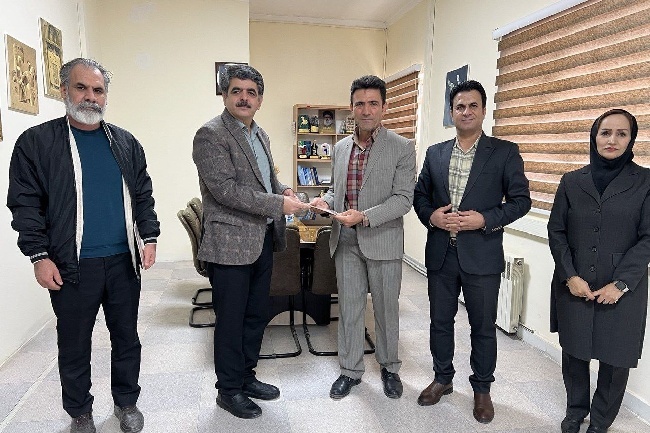 آغاز به‌کار سومین جشنواره داستان کردی «رازان» در ایلام/ خبرنگار ایبنا دبیر اجرایی جشنواره شد