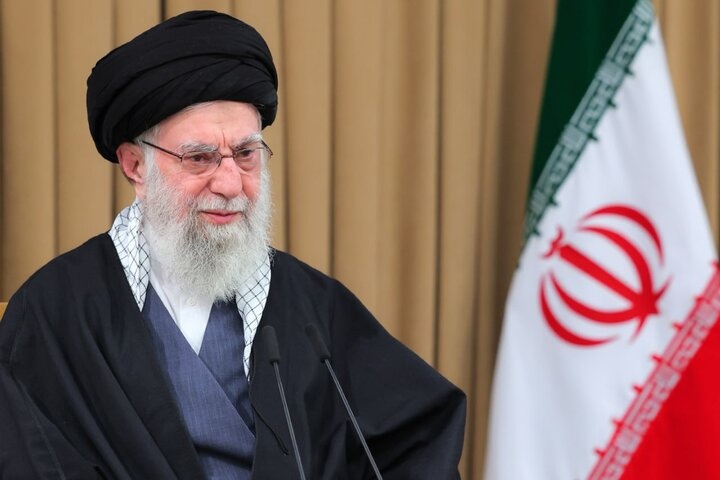 پیگیری وضعیت سلامت رضا امیرخانی از سوی رهبر انقلاب