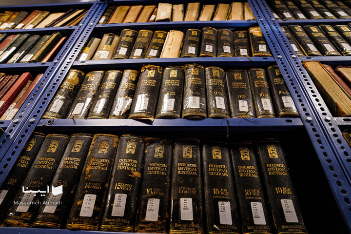 تالار کتاب‌های نفیس دانشکده ادبیات و علوم‌انسانی