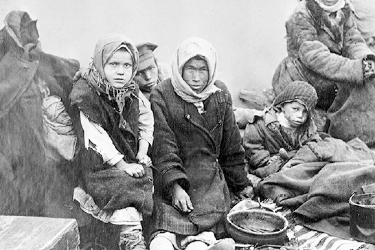 محصور در دهلیزهای تاریک و متروک تاریخ