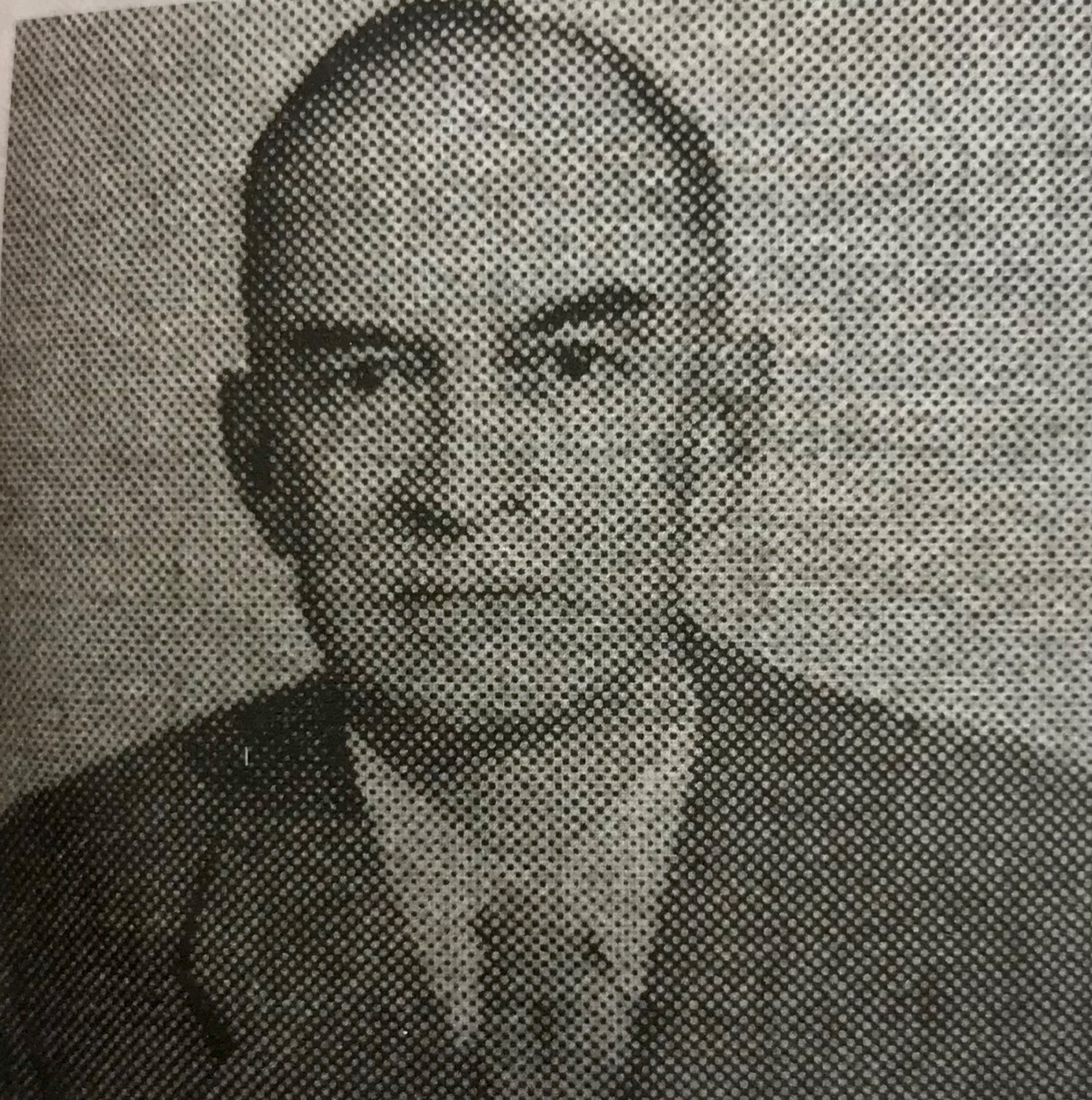 محصور در دهلیزهای تاریک و متروک تاریخ