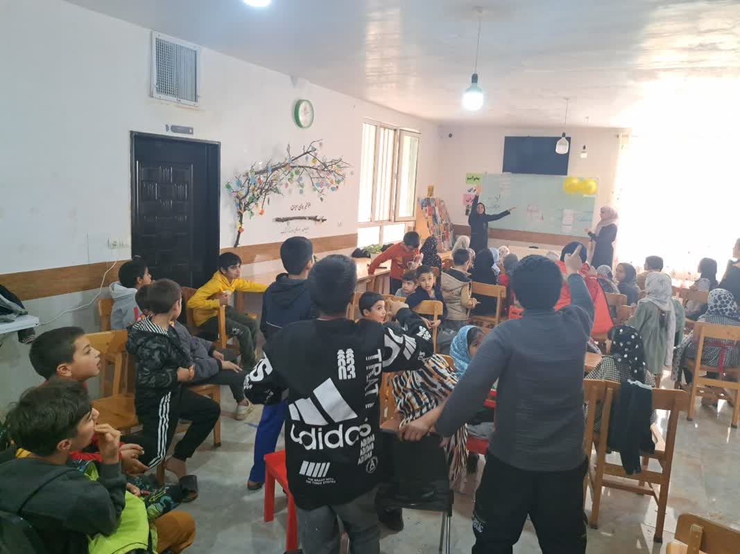 برگزاری محفل ادبی «ناهید» در بیدخت/ تور کتابخانه‌گردی در جغتای