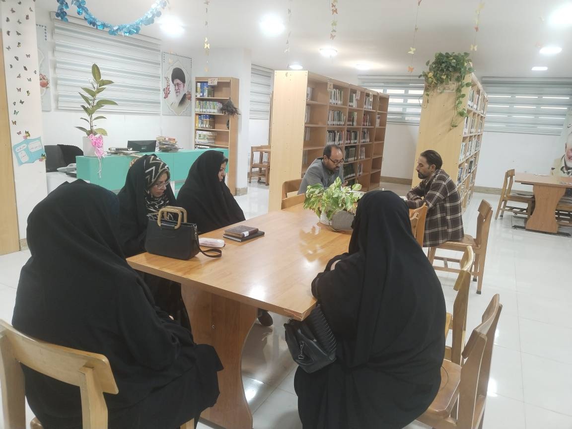 برگزاری محفل ادبی «ناهید» در بیدخت/ تور کتابخانه‌گردی در جغتای